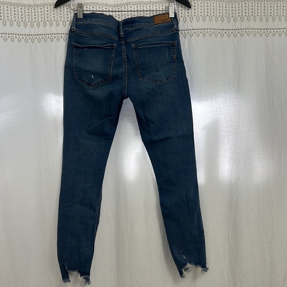Express Distressed Stretch Jeans Size 6 - Picture 5 of 6